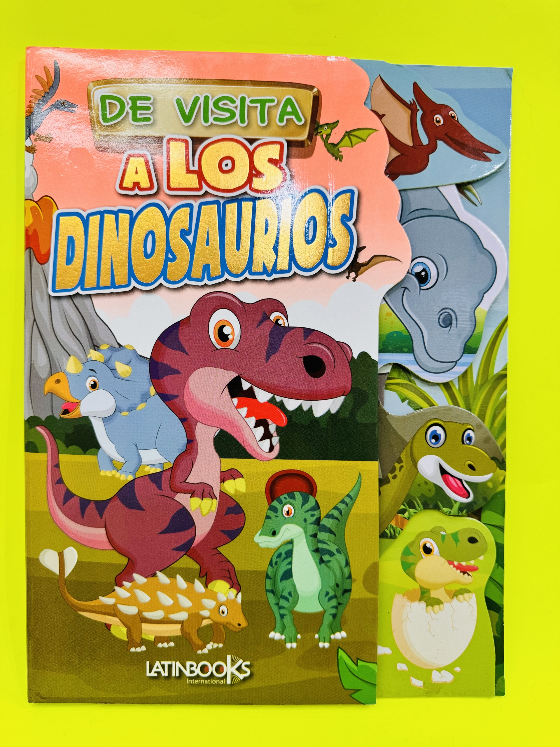DE VISITA A LOS DINOSAURIOS