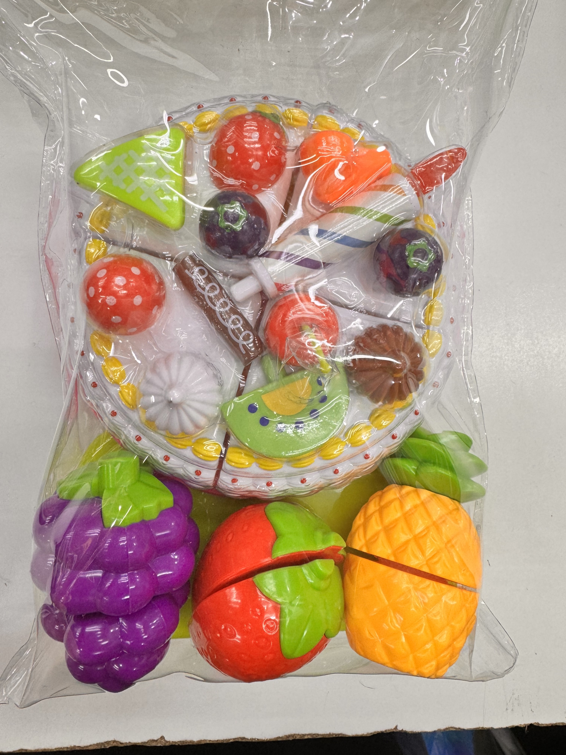 TORTA Y FRUTAS CON ABROJO